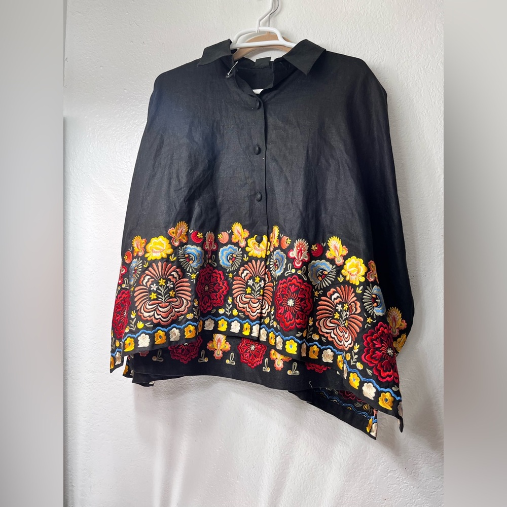 Vintage 1990’s Andrea Jovine Black Folkloric Embroidered Cape/Jacket Size Large